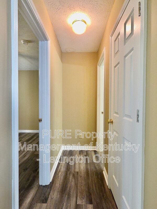 Building Photo - 1322 Lancaster Rd