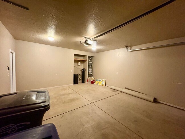 Building Photo - 520 N 2480 W