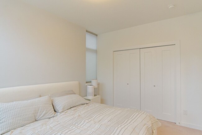 Building Photo - 3Bd/3Ba Seattle Townhouse
