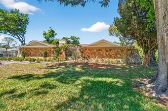 Building Photo - 2111 Paddock Cir