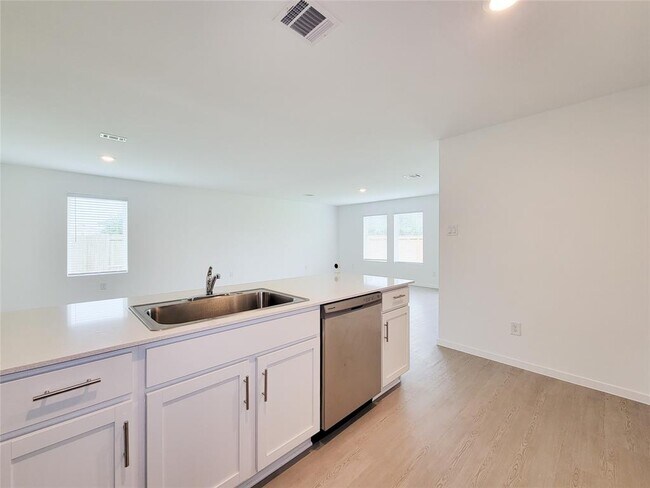 Building Photo - 6 Riverwood Circle Ct