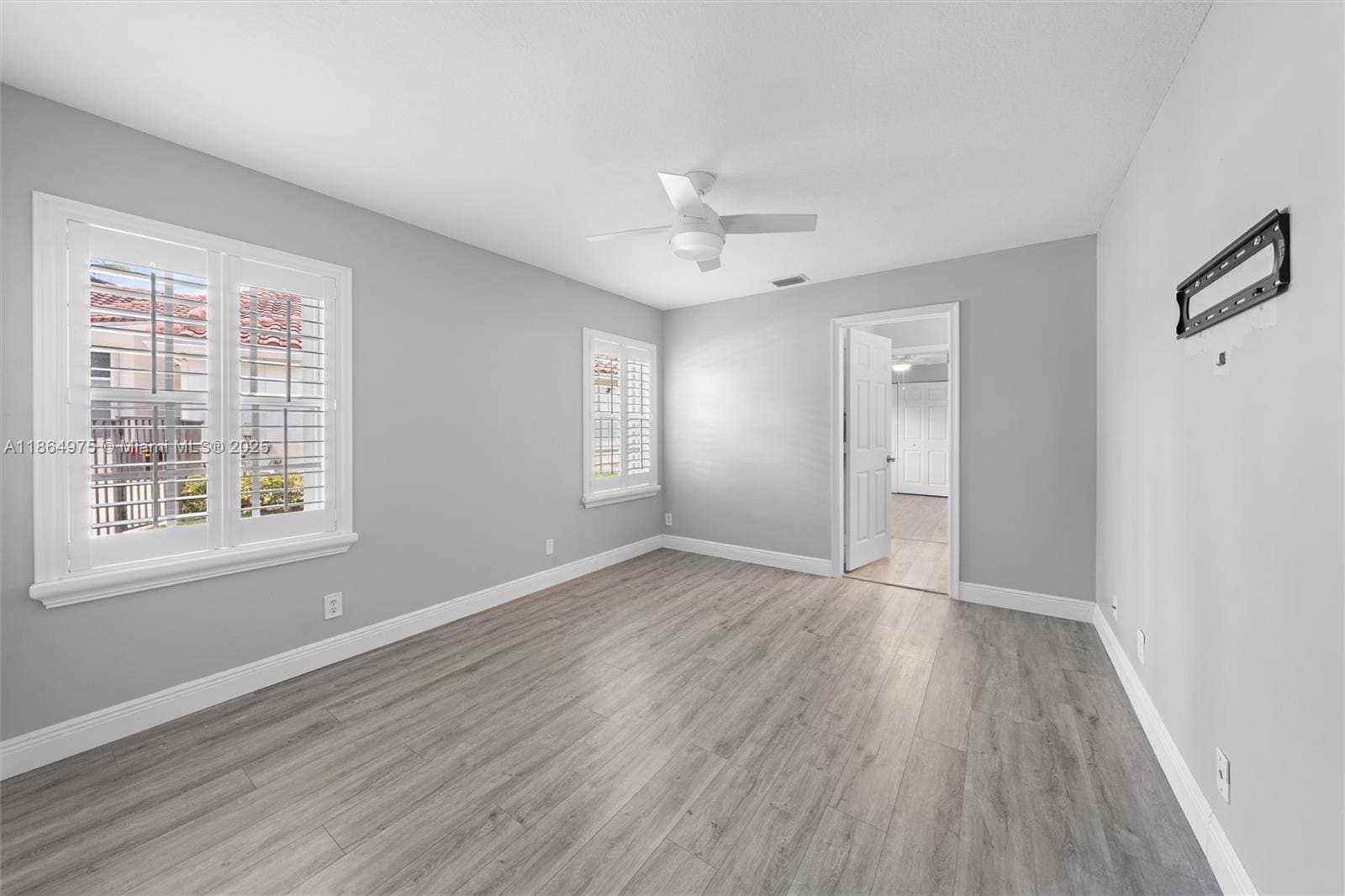 Building Photo - 2587 Jardin Ct