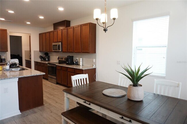 Building Photo - 5732 Newberry Pnes Ave