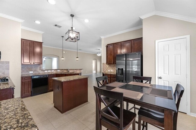 Building Photo - 10103 Sweet Willow Ln