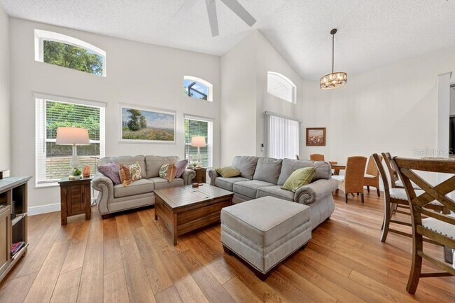 Building Photo - 5477 Glen Oak Pl