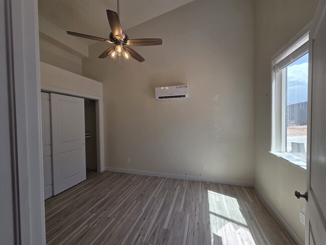 Building Photo - 2158 E Bonnies Wy