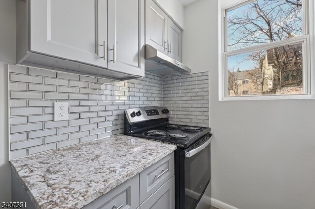 Building Photo - 94 Park Ave