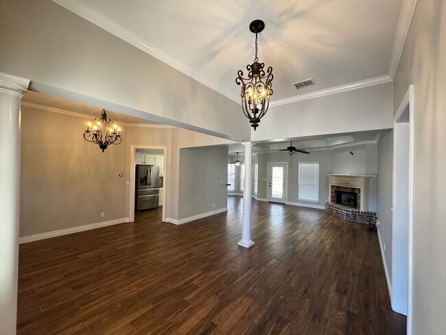 Building Photo - Gated Community close to Barksdale Air For...