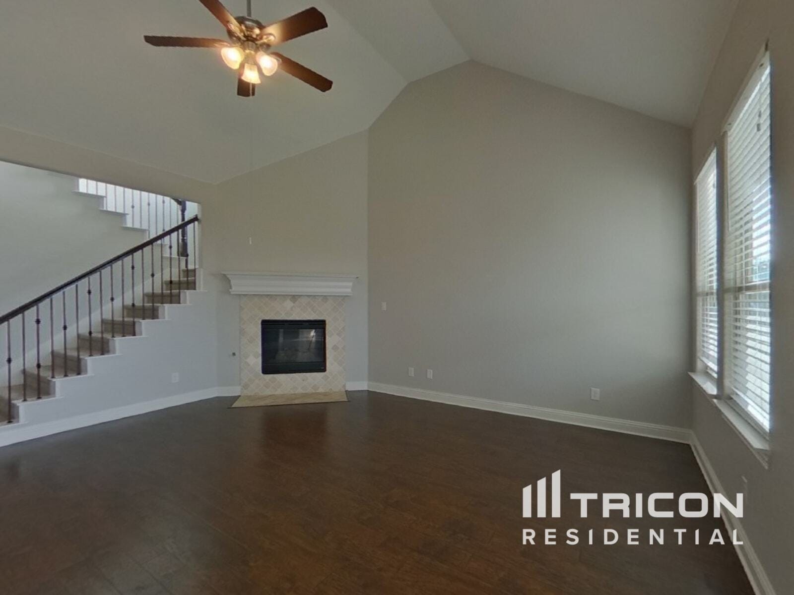 Building Photo - 11344 Live Oak Creek Dr