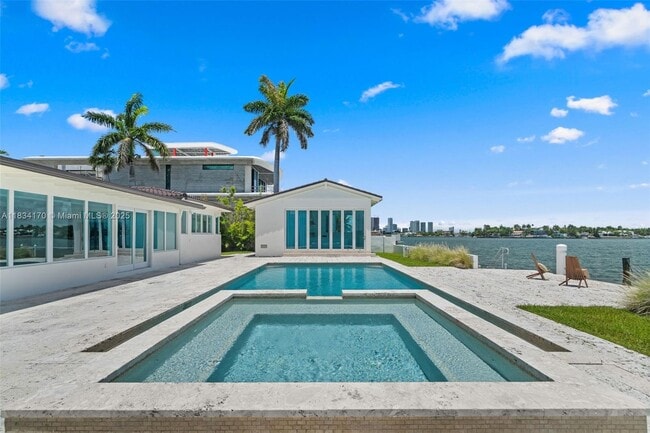 Building Photo - 205 N Hibiscus Dr
