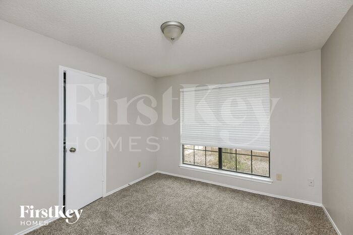 Building Photo - 3915 Wrentham Dr