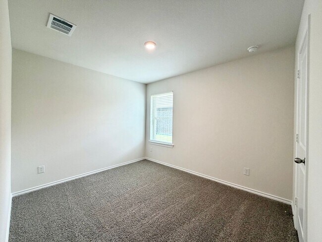 Building Photo - 1116 Riverbrook Ln