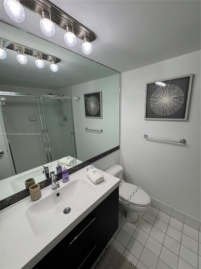Building Photo - 5161 Collins Ave