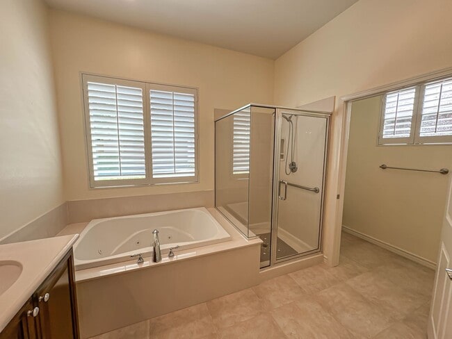 Building Photo - COMING SOON! 55+ Belcaro Community 2 Bedroom Single Story in Valencia!