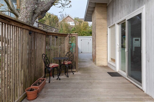 Building Photo - 581 Bayberry Walk