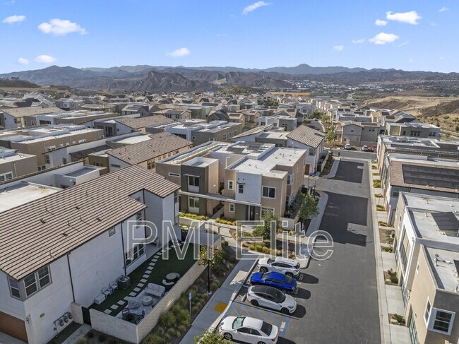 Building Photo - 26912 W Winding Trail Ct