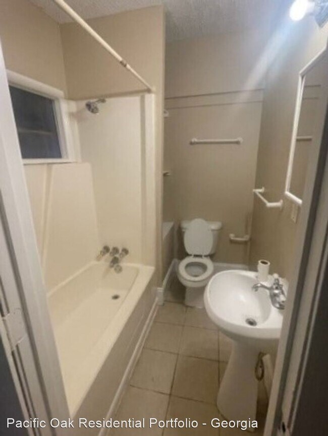 Building Photo - 3 br, 2 bath House - 5791 Redan Rd