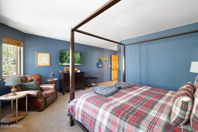 Building Photo - 2145 William Palmer