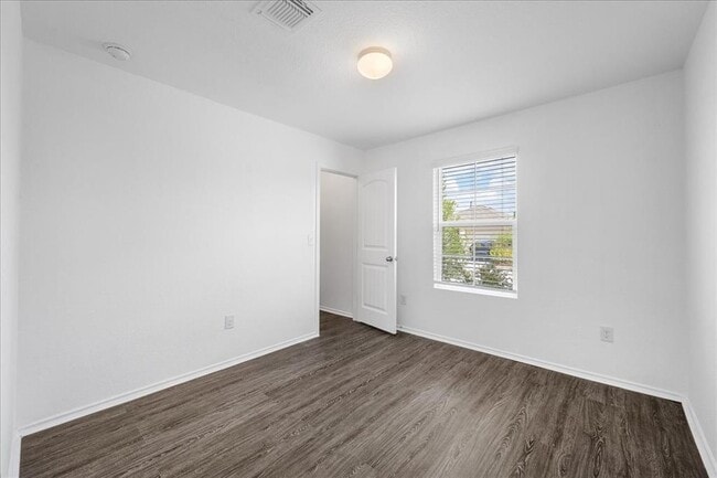 Building Photo - 15116 Custis Ln