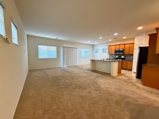 Building Photo - 3 BED 2.5 BATH 2 CAR GARAGE SINGLE FAMILY HOME W/ LOFT, BACKYARD & COMMUNITY POOL, SPA, PLAYGROUN...
