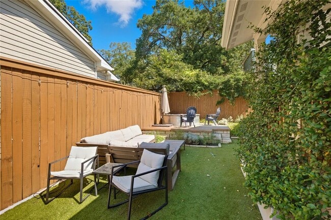 Building Photo - 2007 S L Davis Ave