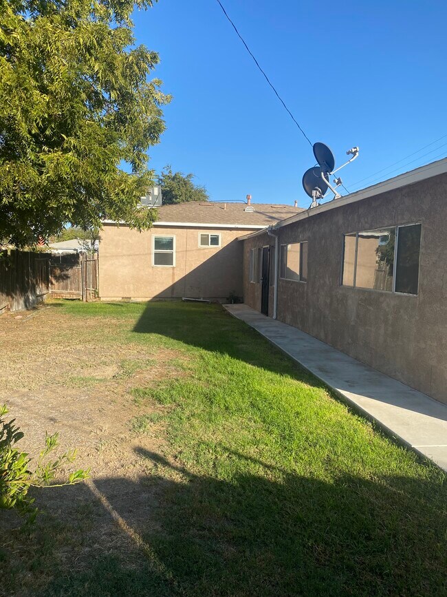 Building Photo - 309 Griffiths St