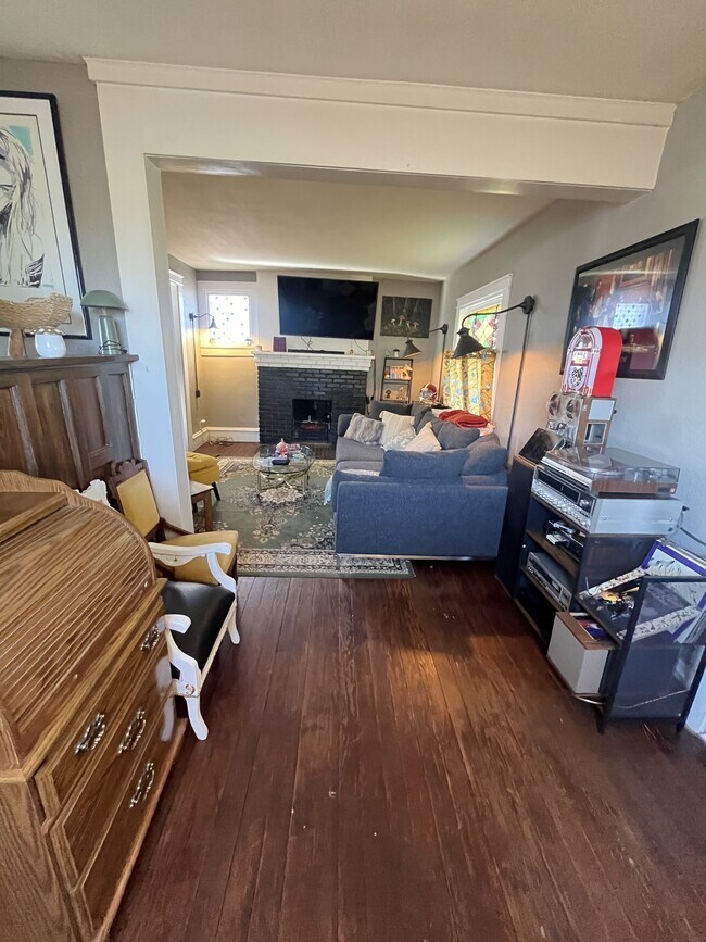 Building Photo - 424 Grover St