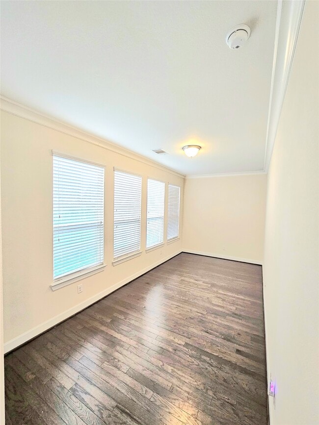 Building Photo - 9610 Knights Station Dr