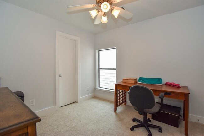 Building Photo - 9821 Sandra Ann Ct