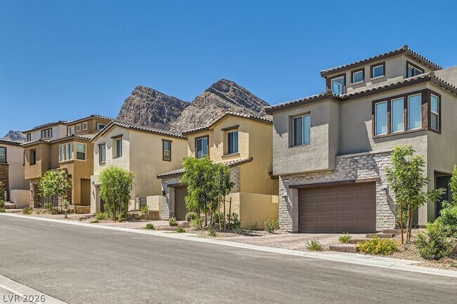 Building Photo - 11604 Desert Hollow Avenue