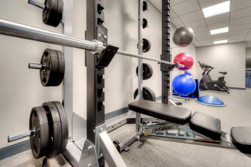 The Seneca Apartments 200 E Chestnut St Chicago IL 60611 Apartment