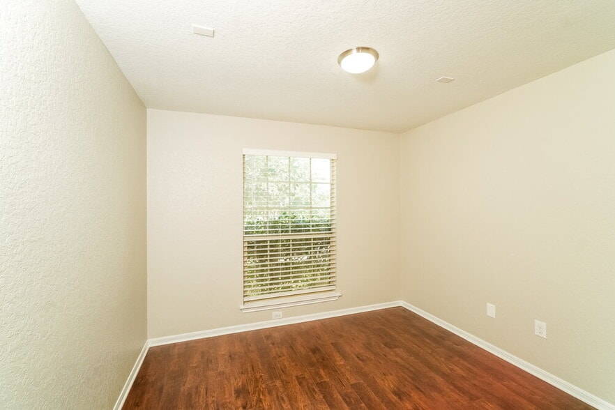 Building Photo - 5827 Southern Knoll