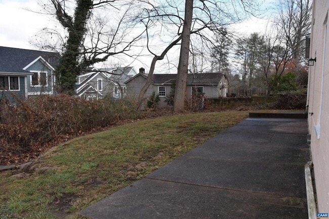 Building Photo - 107 Harris Rd