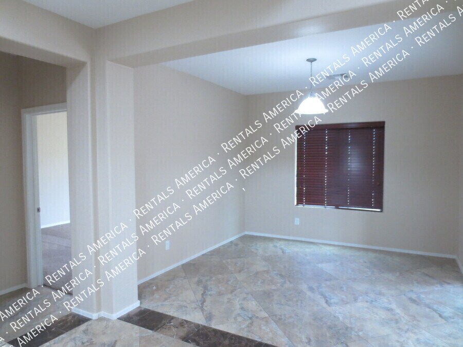 Building Photo - 1912 W Black Hill Rd