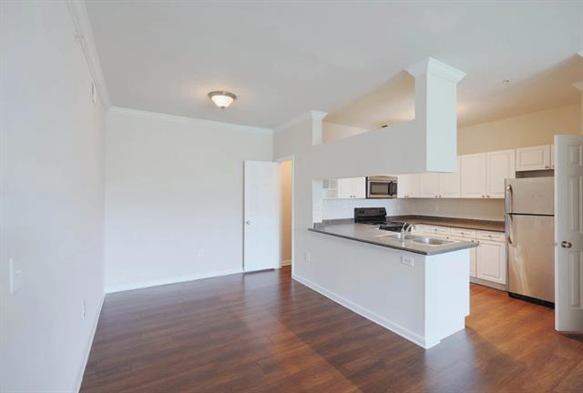 Building Photo - 10505 S I-35 Frontage Rd