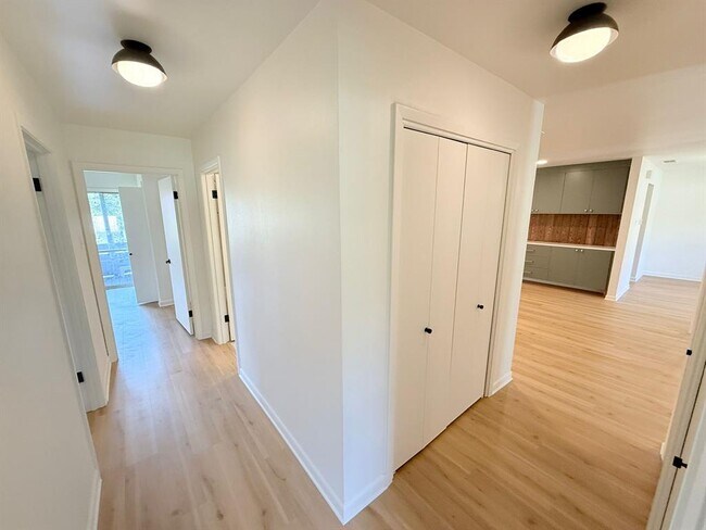 Building Photo - 209 W Mimosa Cir