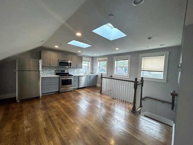 Building Photo - 191 Western Ave