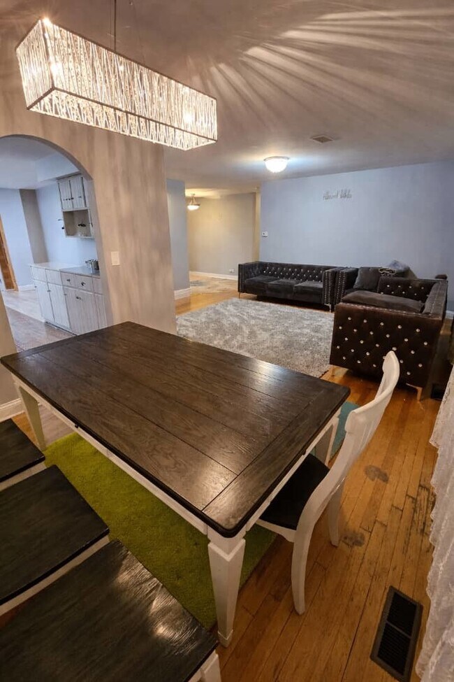 Building Photo - 770 Cordial Dr