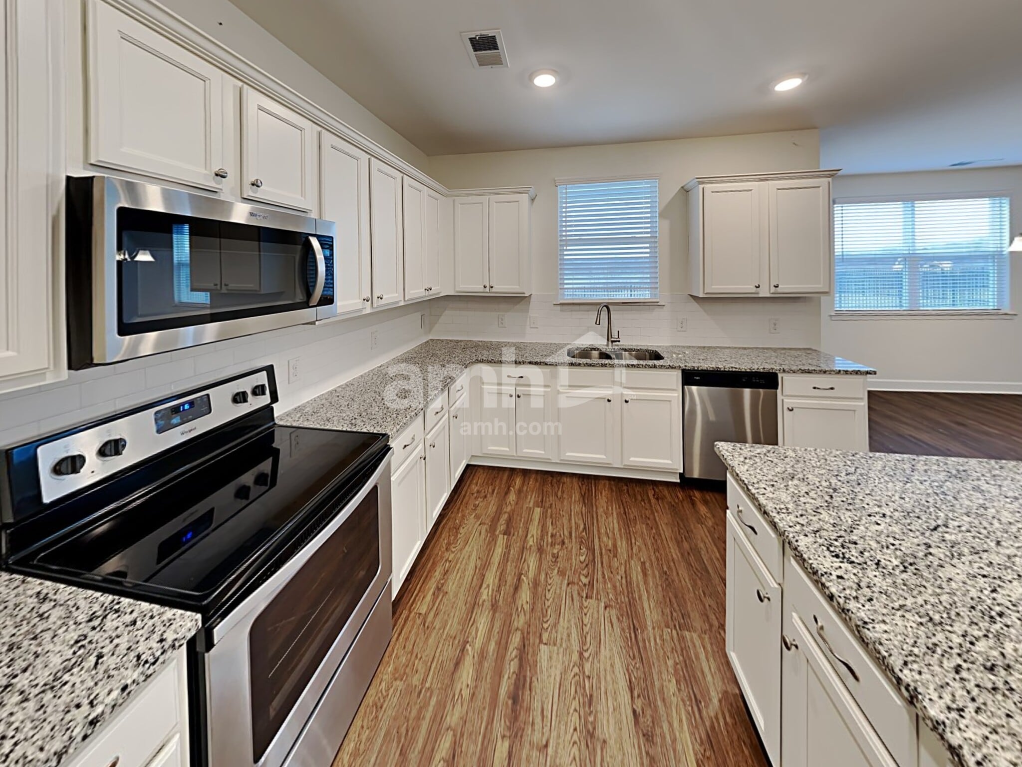 Building Photo - 4261 Longfellow Dr