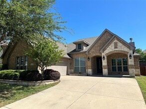 Building Photo - 2410 Vintage Dr