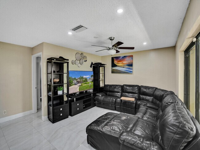 Building Photo - 9610 Dunhill Dr