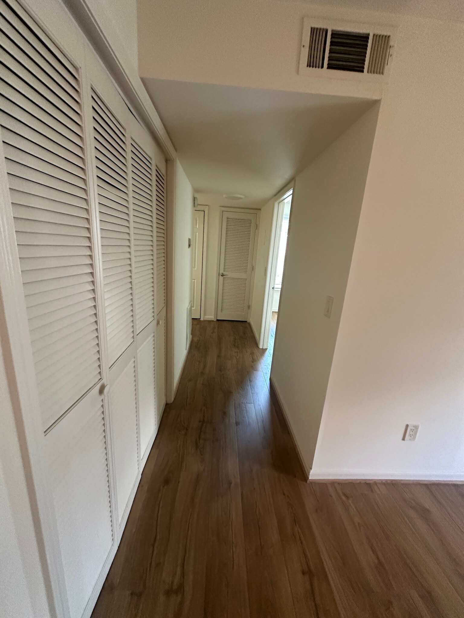 hallway - 2118 Acklen Ave