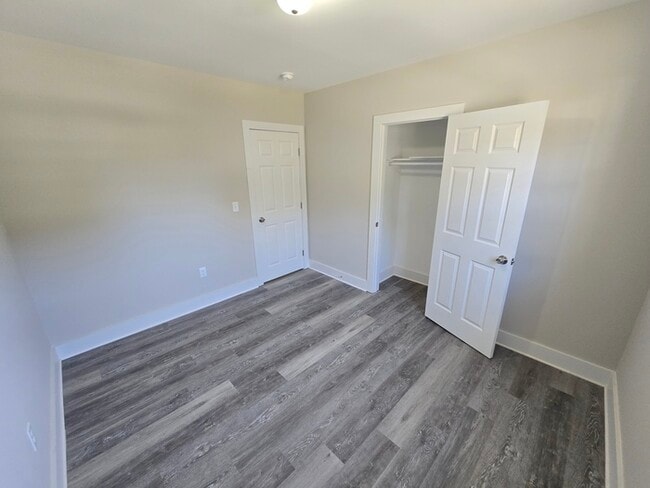 Building Photo - 9447 Peachtree St