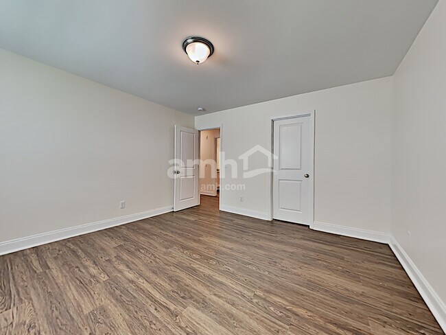 Building Photo - 205 Parkside Blvd