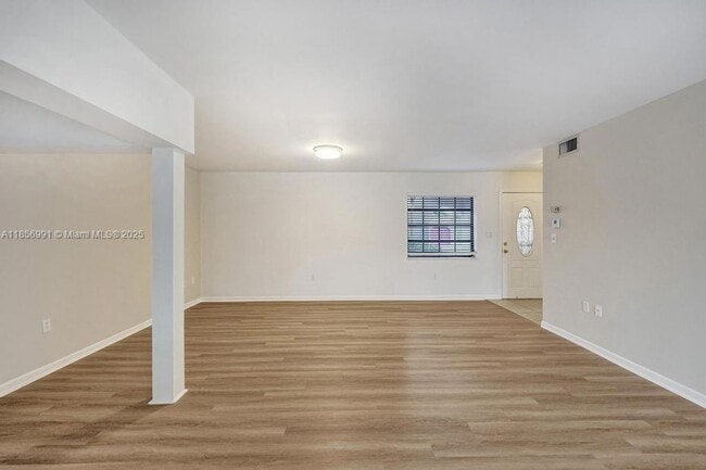 Building Photo - 9540 Sevilla Ln