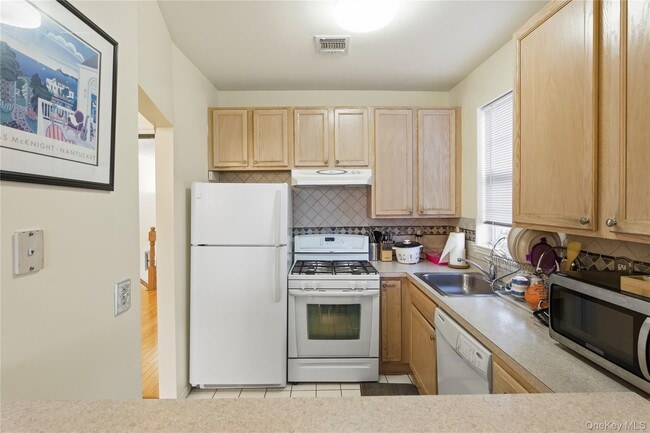 Building Photo - 163 Surf Dr