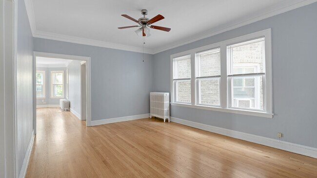 Building Photo - 5714 N Christiana Ave