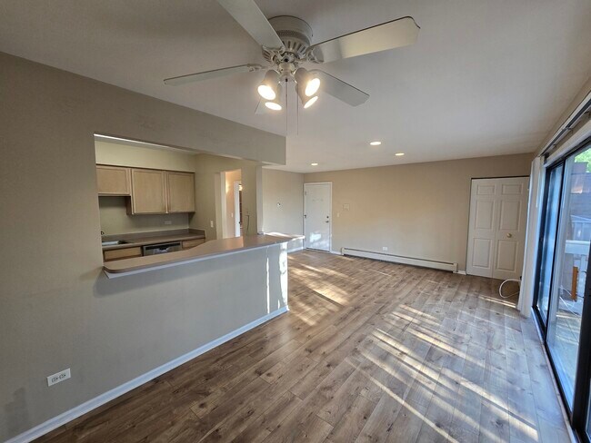 Building Photo - 229 W Ct of Shorewood