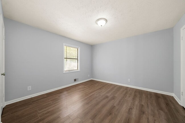 Building Photo - 5861 Dunn Rd