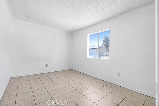 Building Photo - 4039 Lorraine Dr